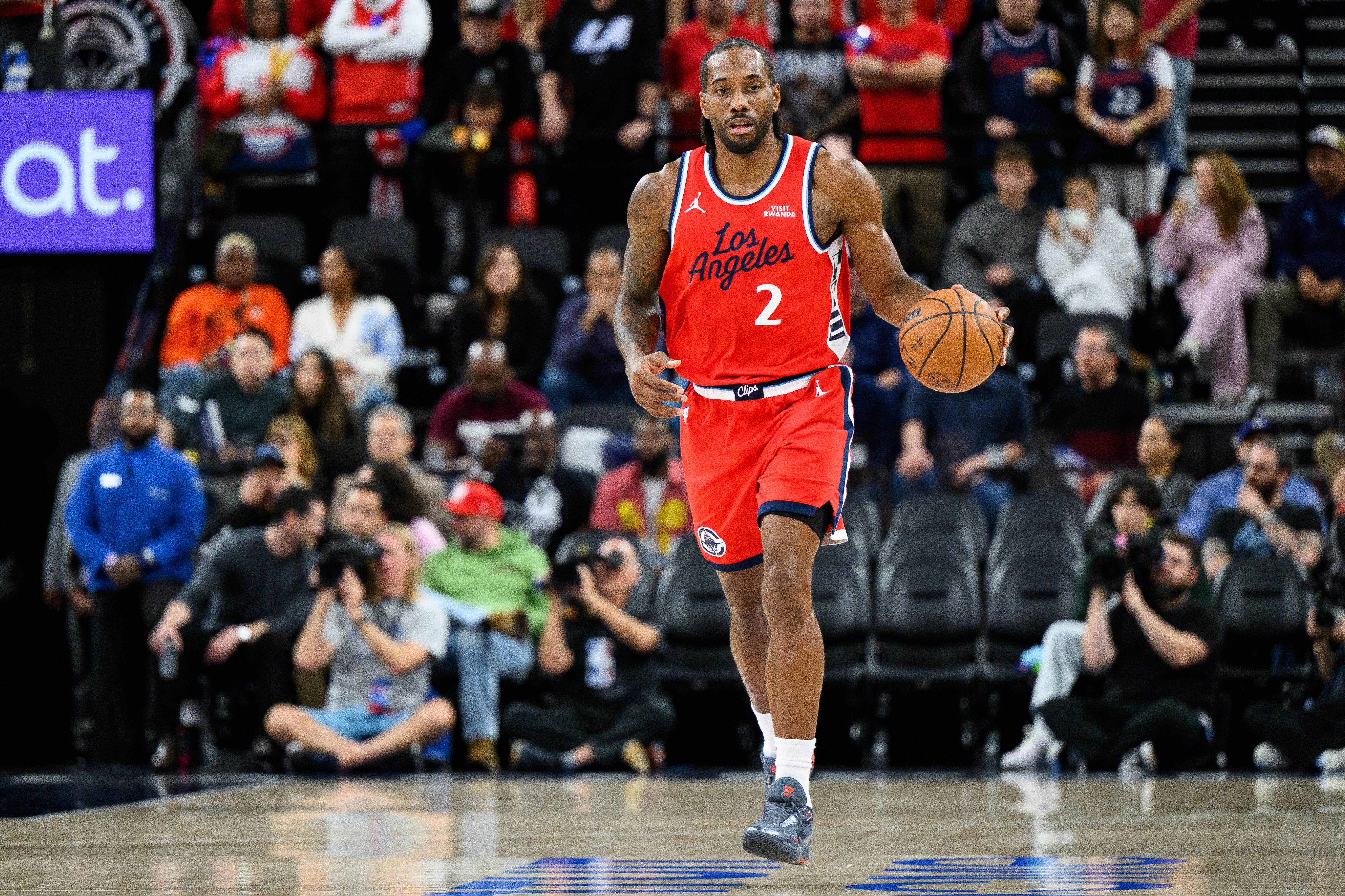 开云体育app-杀戮机甲！伦纳德全场19投11中&amp;三分10中6 砍下34分4板3助1断